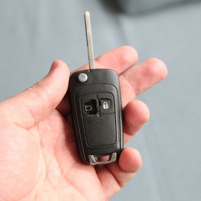 Aracımın Anahtarını Nasıl Yenilerim? Yıpranan Oto Anahtarları İçin Kapsamlı Onarım ve Değişim Rehberi